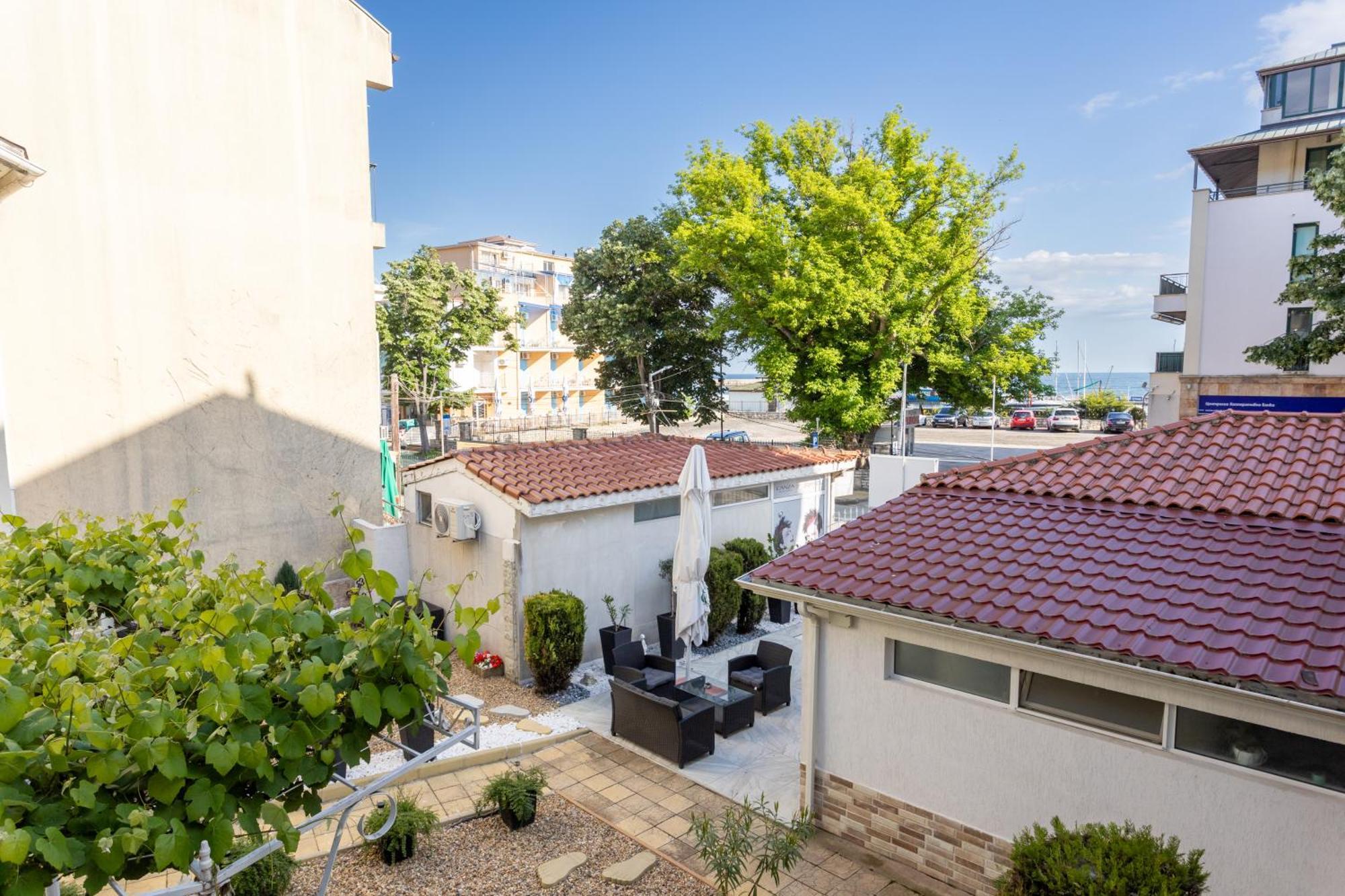 Guest House Desi - Къща За Гости Деси Balchik Exterior photo