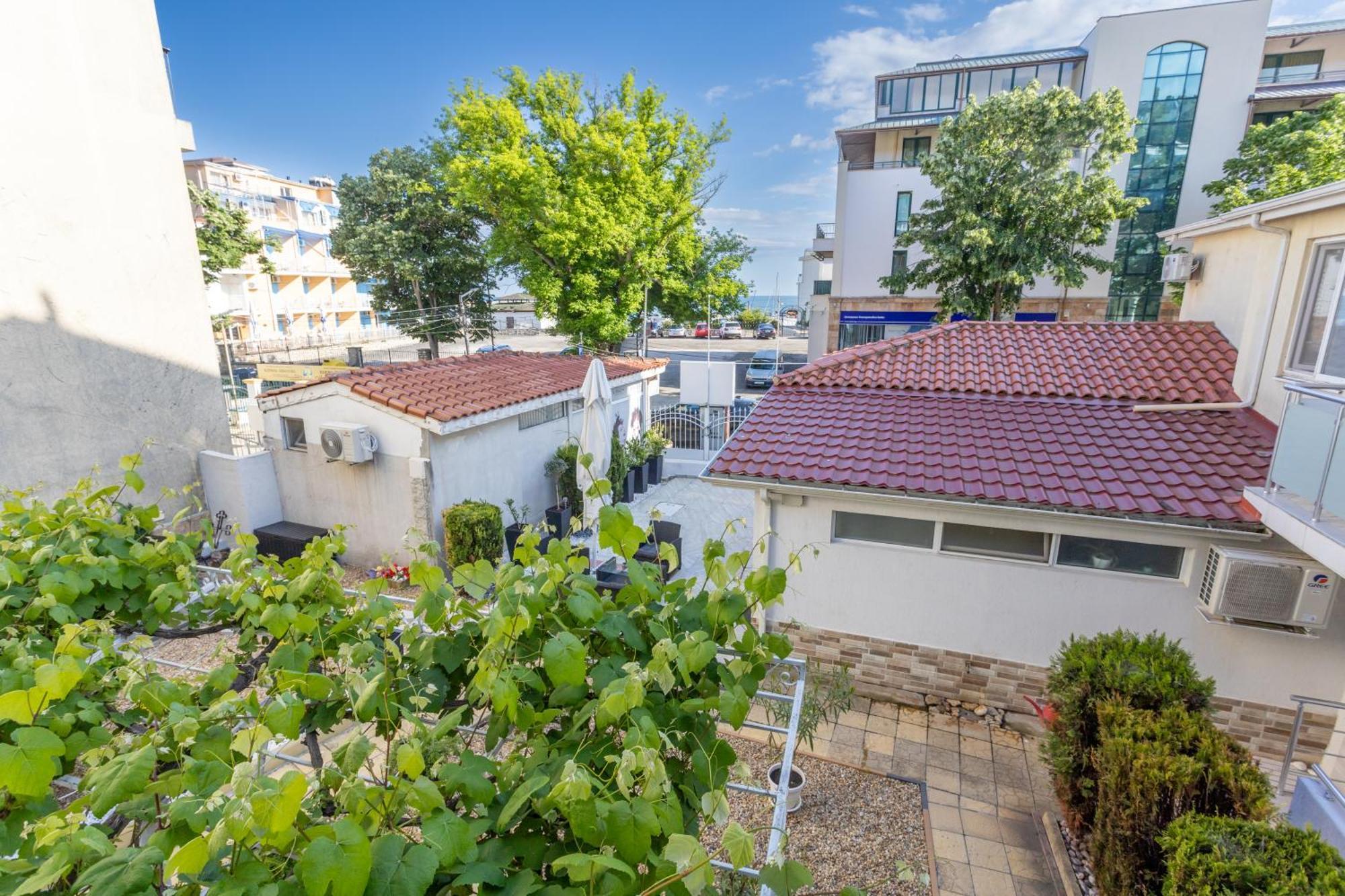 Guest House Desi - Къща За Гости Деси Balchik Exterior photo